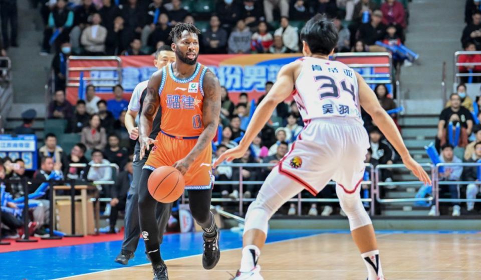 徐杰18+7+6广东逆转广州邹阳21分福建胜四川的简单介绍
