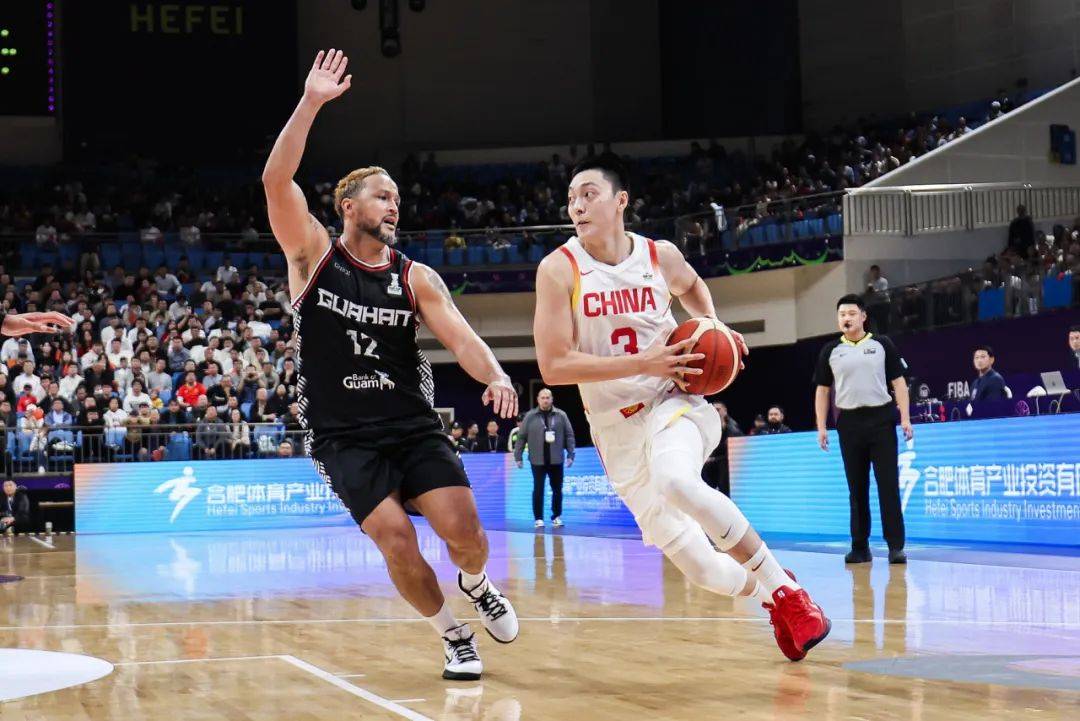 包含亚预赛-中国男篮101-53大胜关岛曾凡博14+8的词条