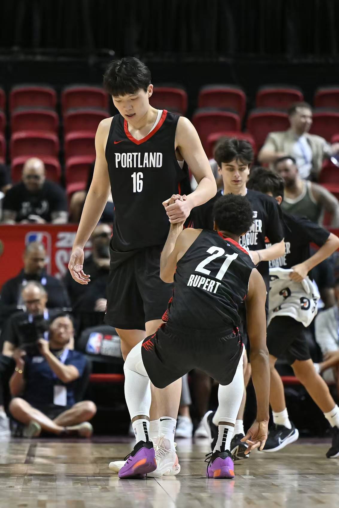 杨瀚森首秀10+5+4+3开拓者胜勇士夏联开门红的简单介绍